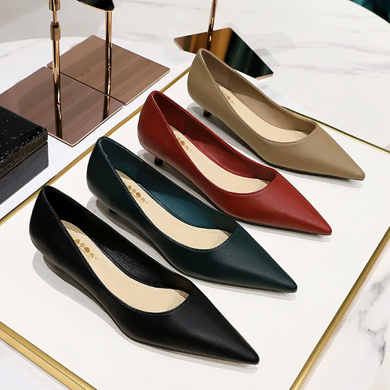Shoe Tree - รองเท้าส้นสูงหัวแหลมแบบแฟชั่น ส้นเข็ม 4 ซม. รองเท้าทำงานสำหรับสาวออฟฟิศ ส้นเตี้ย